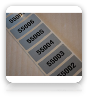 Этикетка с нумерацией на металлизированной бумаге